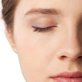 Womans face - Before